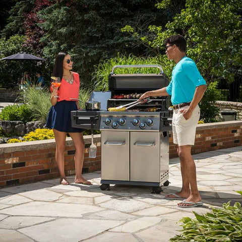 Image of Broil King Regal S490 Pro Stainless Steel 4 Burner Natural Gas Grill