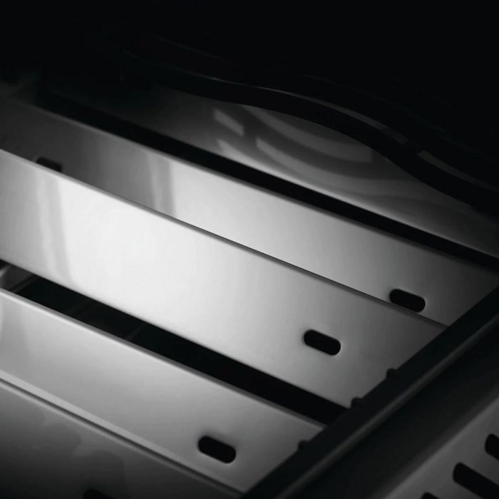 Napoleon Rogue® XT 625 SIB with Infrared Side Burner - In Stock