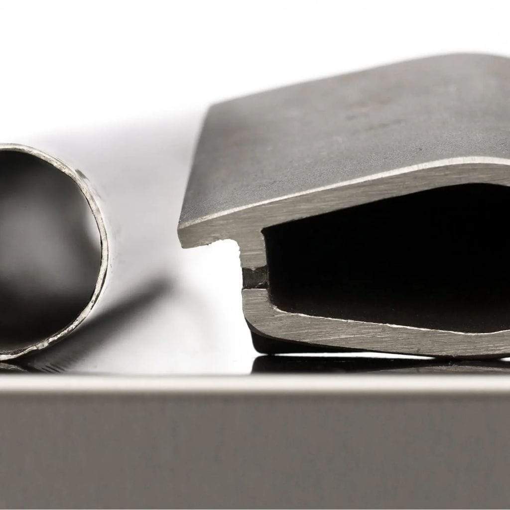 Blaze 32" 4-Burner LTE Built-In Gas Grill with Lights