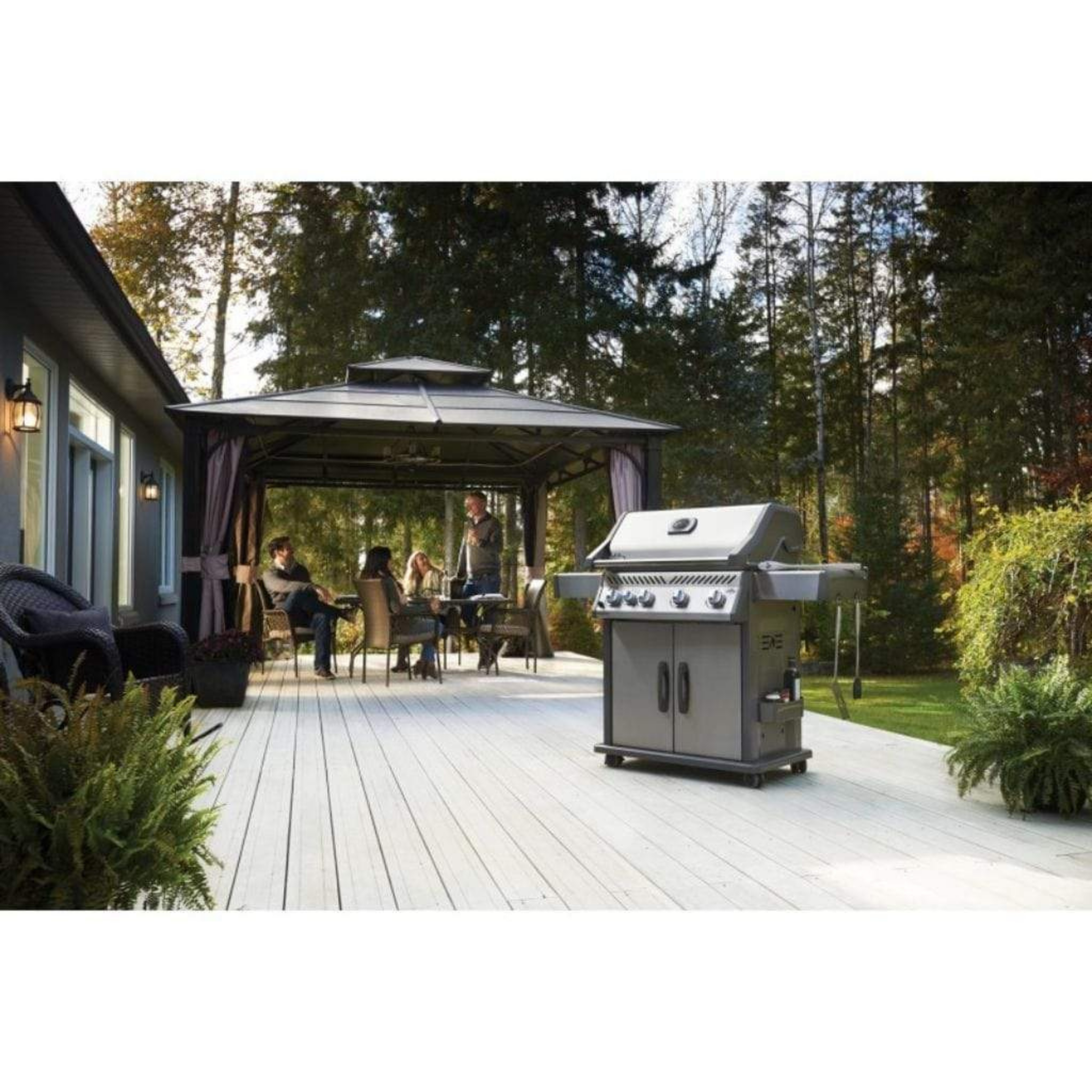 Napoleon Rogue® SE 625 RSIB with Infrared Side and Rear Burners - In Stock