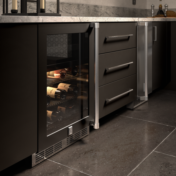 24" Hestan Outdoor Dual Zone Refrigerator with Wine Storage (UV-Coated Glass Door) - GRWG Series