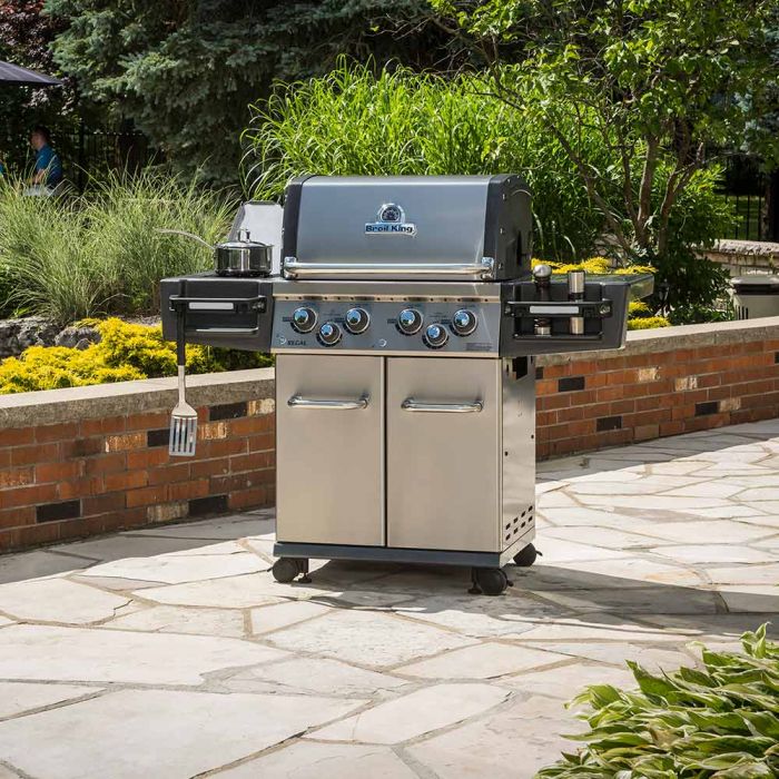 Broil King Regal S490 Pro Stainless Steel 4 Burner Natural Gas Grill