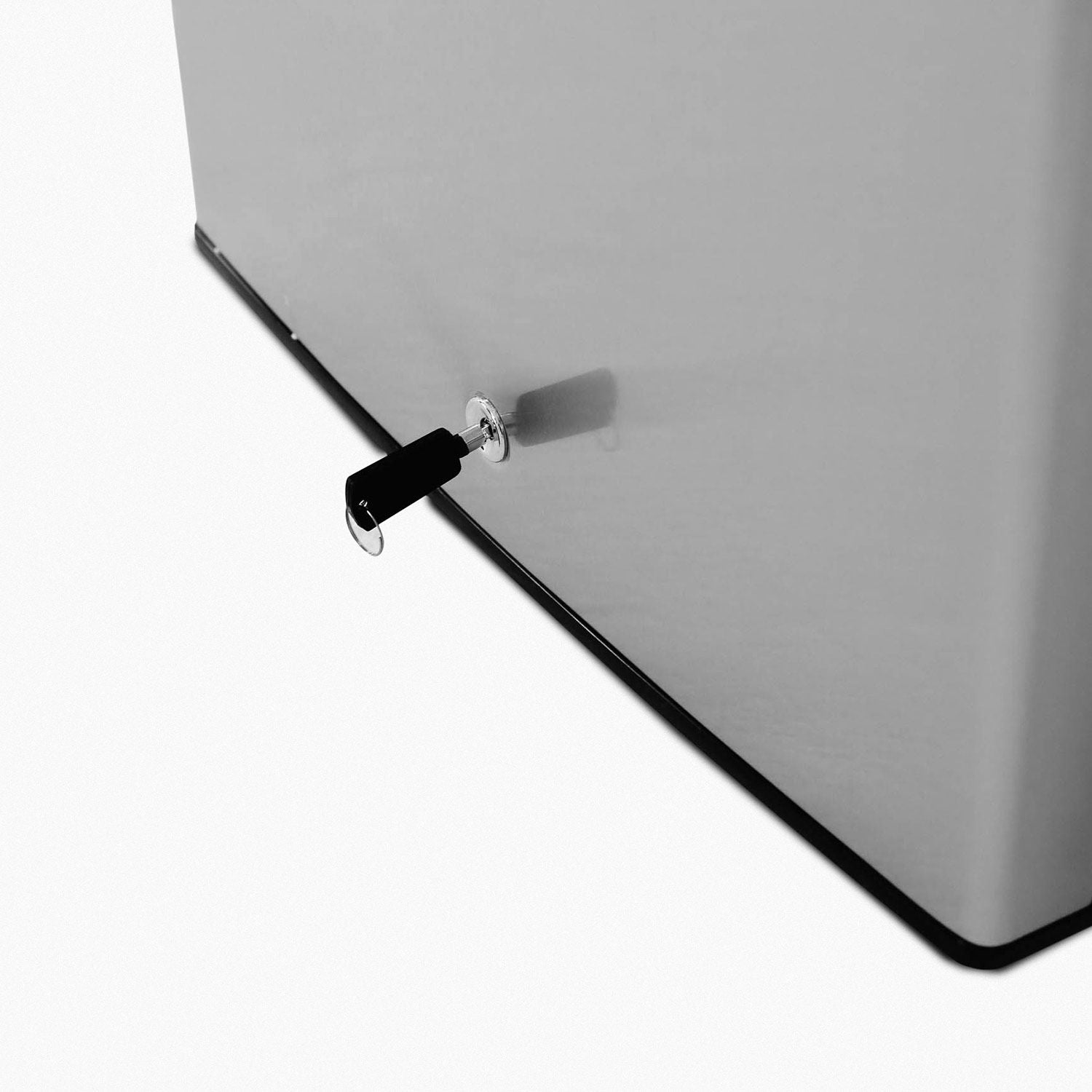 Summerset SSRFR-21S Outdoor Refrigerator, 4.5 Cubic Feet SSRFR-21S